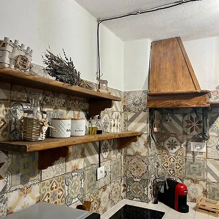 Delle Rocche روكّا دي ميتْسو