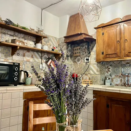 Delle Rocche * روكّا دي ميتْسو